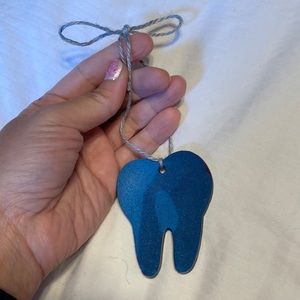 Handmade resin tooth